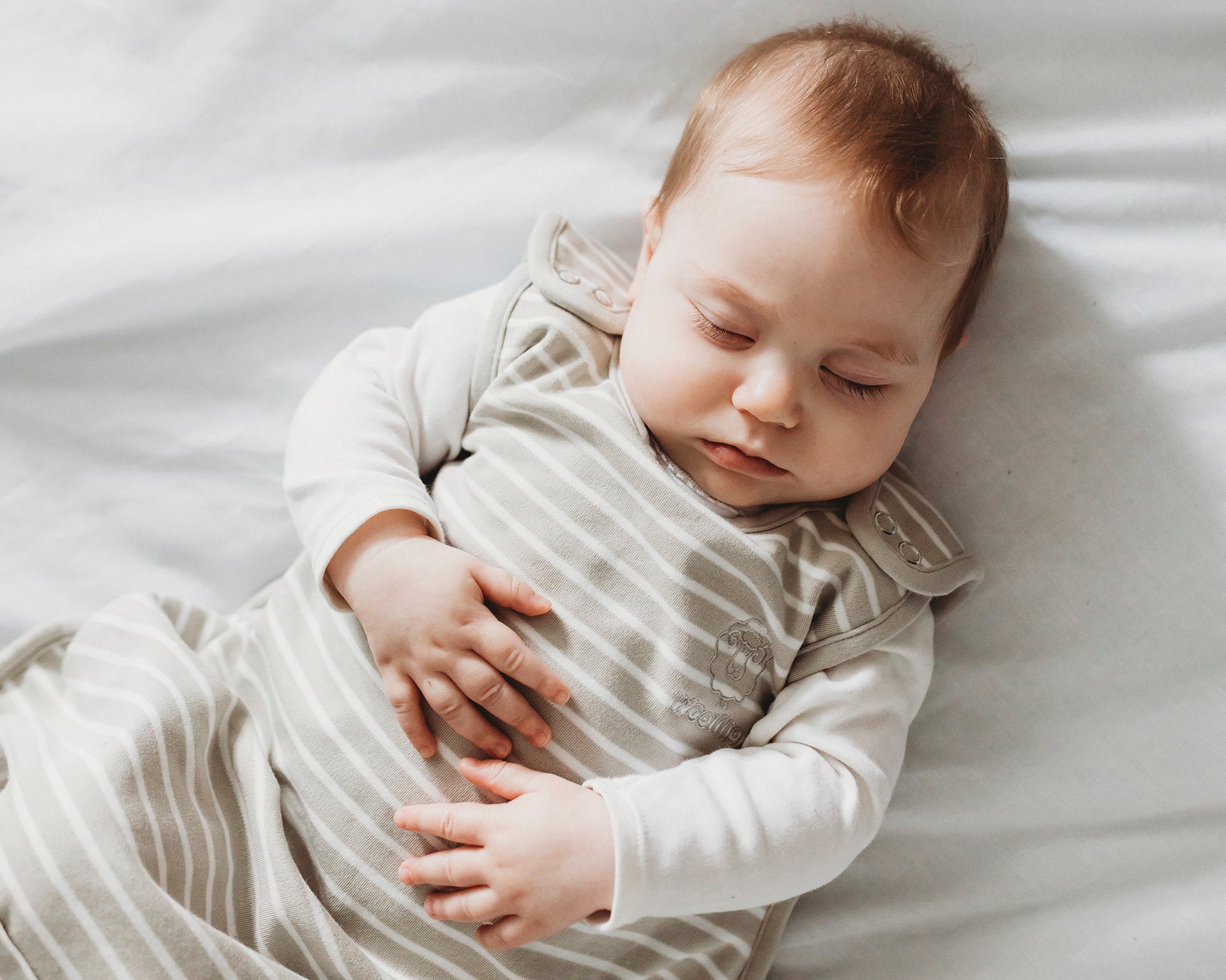 3 week old sales baby fighting sleep