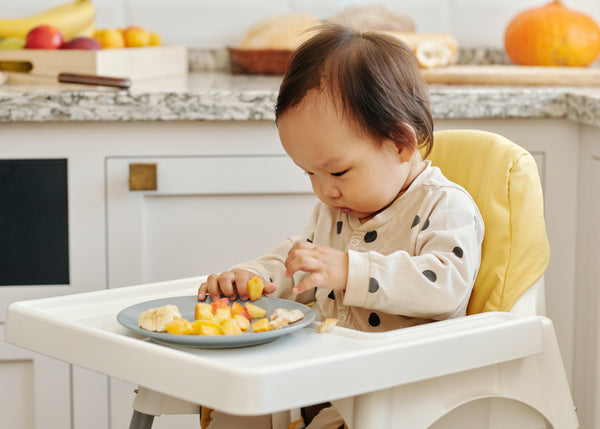 How Does Eating Solids Impact Your Baby’s Sleep?